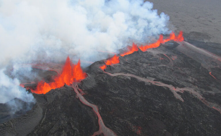 iceland bardarbunga volcano tourist eruption atg