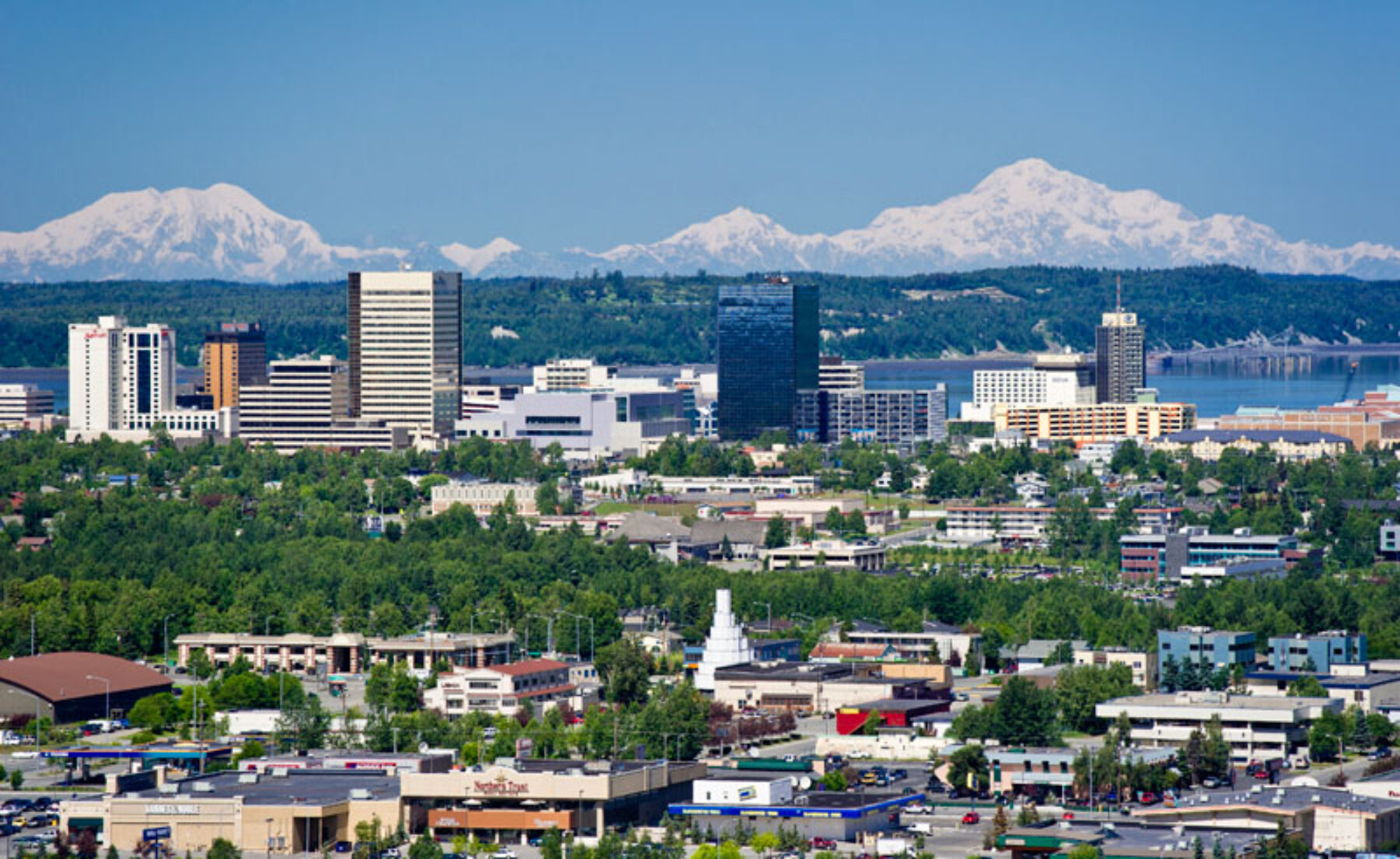 alaska anchorage skyline and mountains at