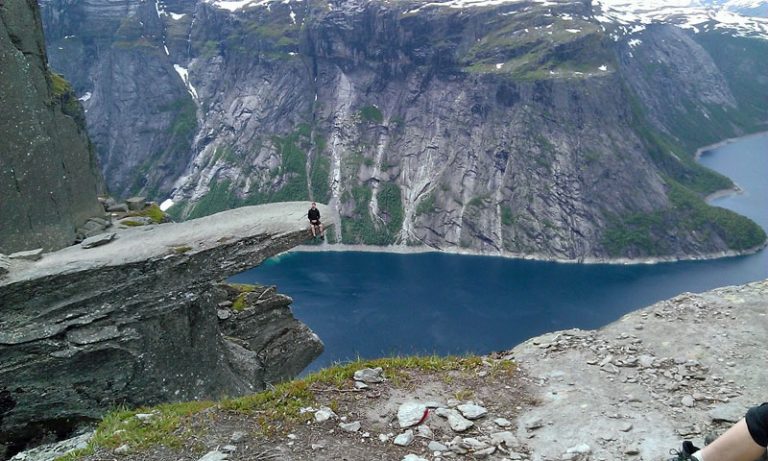 Trolltunga edge