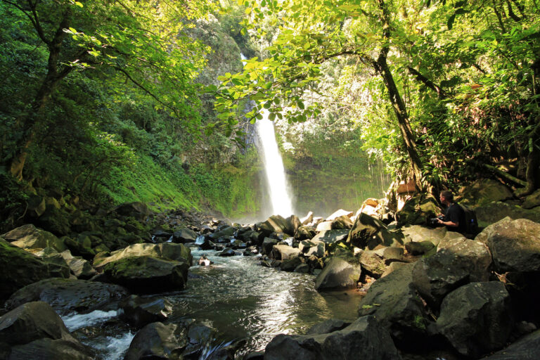 costa rica la fortuna waterfall istk