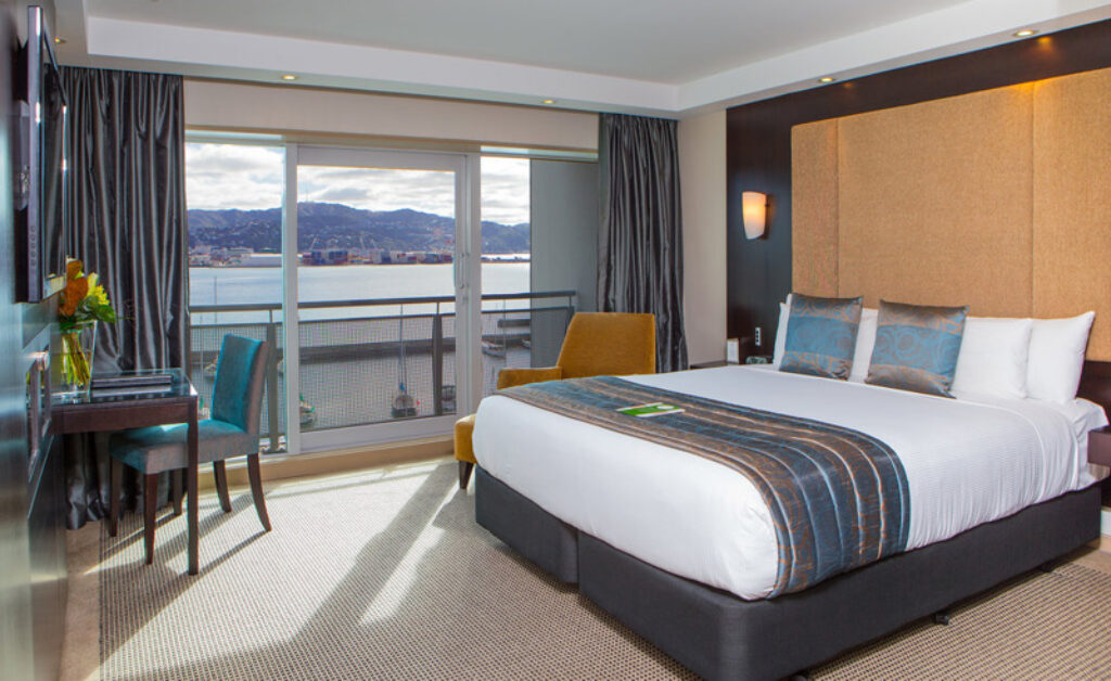 copthorne oriental bay wellington deluxe harbourview room