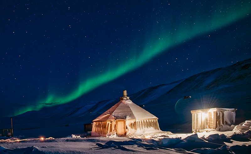 Northern Lights Evening at Camp Barentz | Svalbard