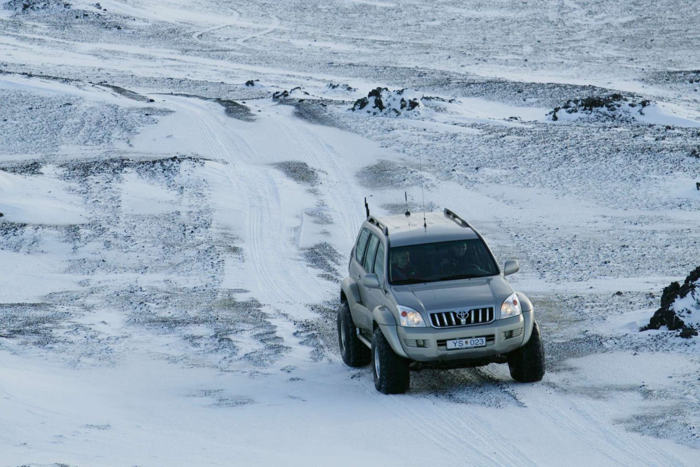 iceland highlands superjeep on glacier rth