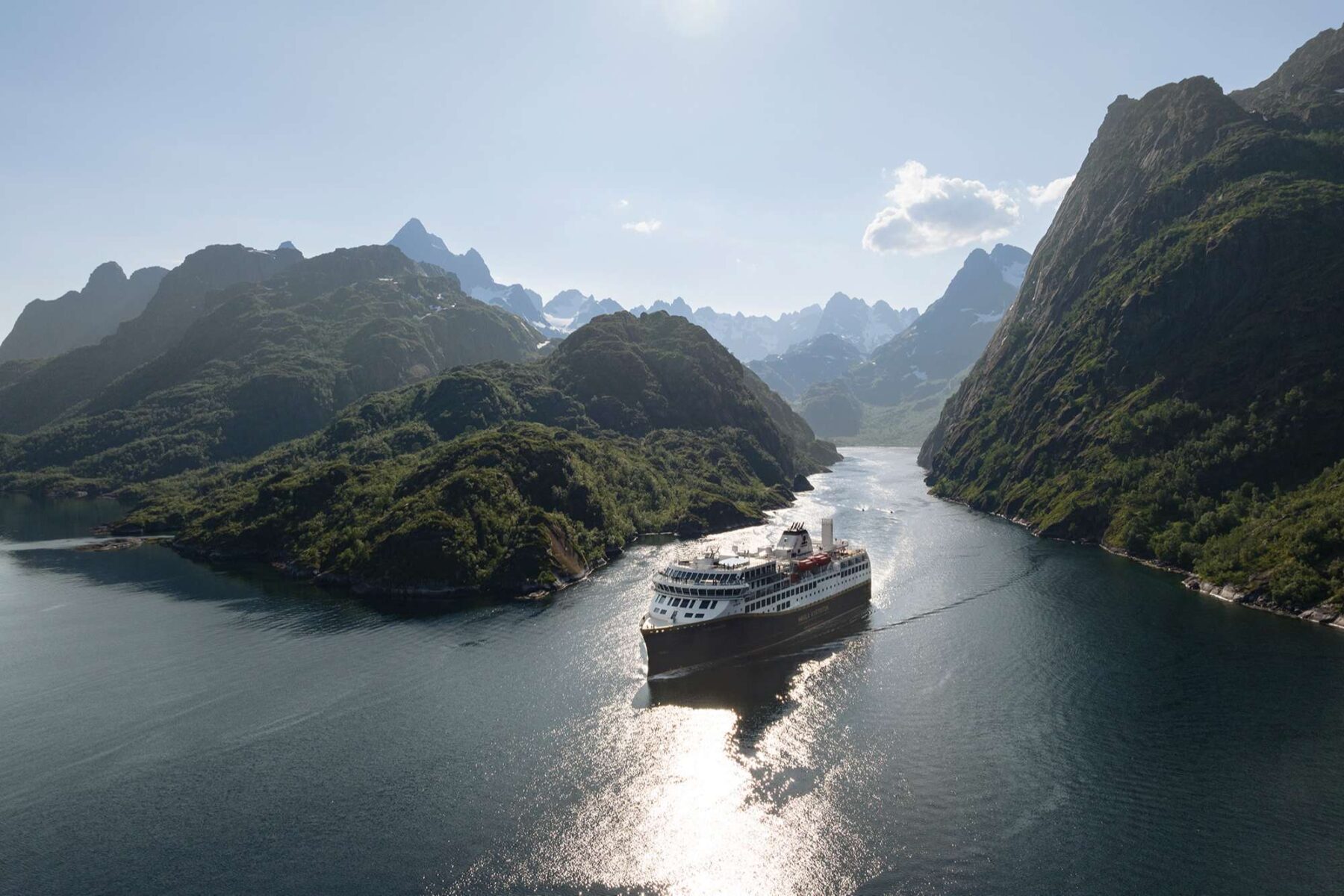 norway coastal voyage lofoten havila