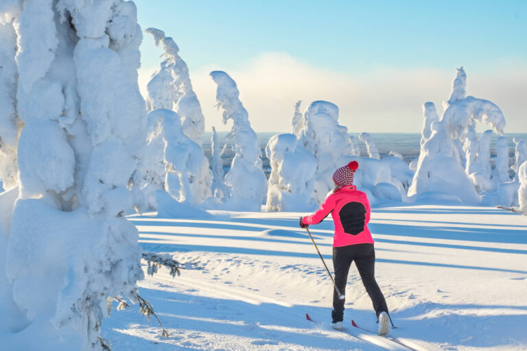 finland_lapland_cross_country_skiing
