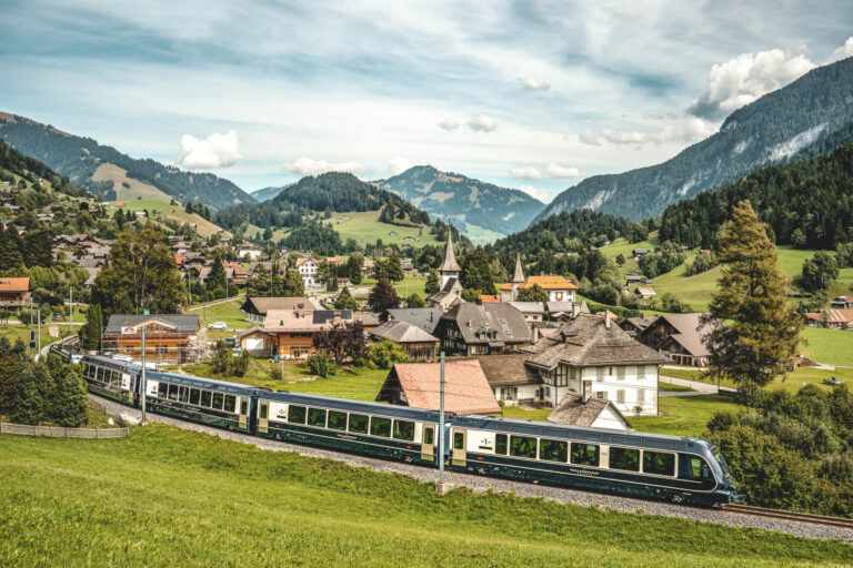 switzerland-golden-pass-express-in-rougemont-vaud-st