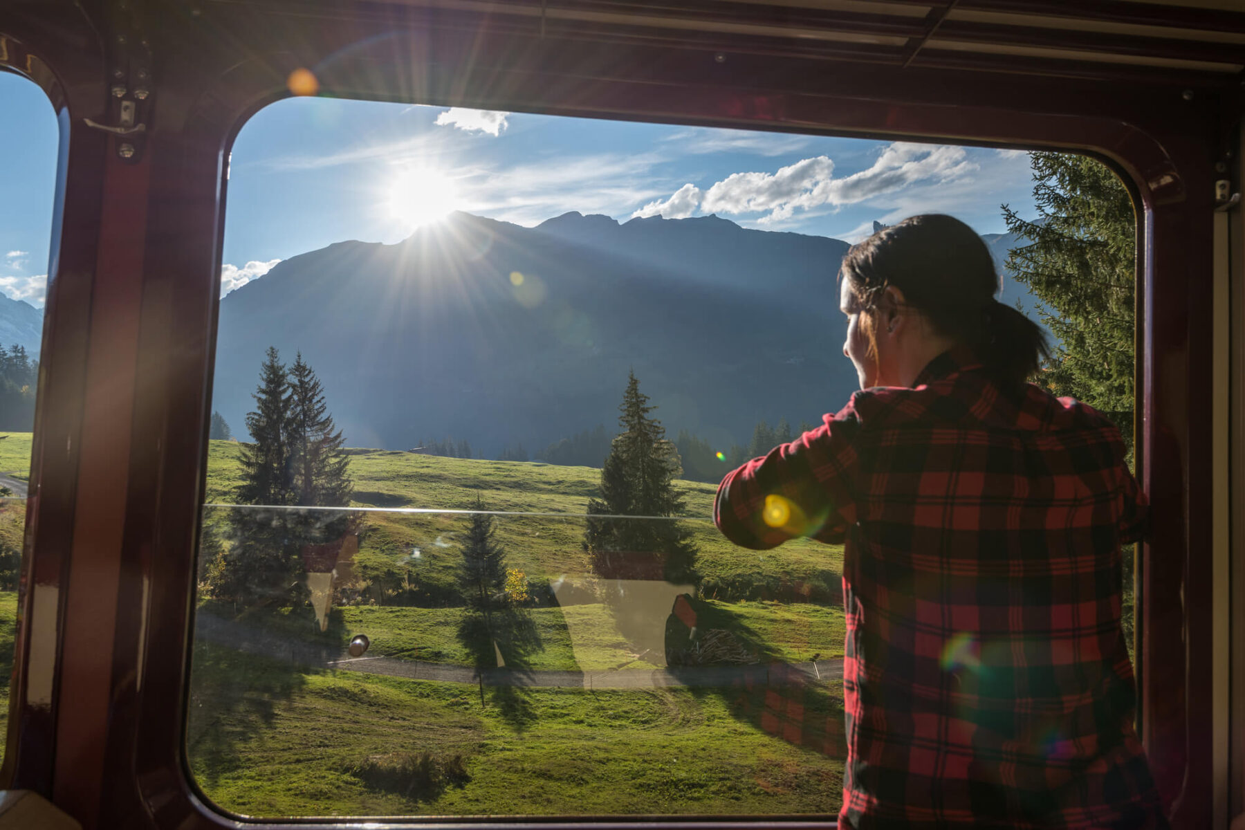 switzerland-looking-out-of-train-window-grindelwald-istk