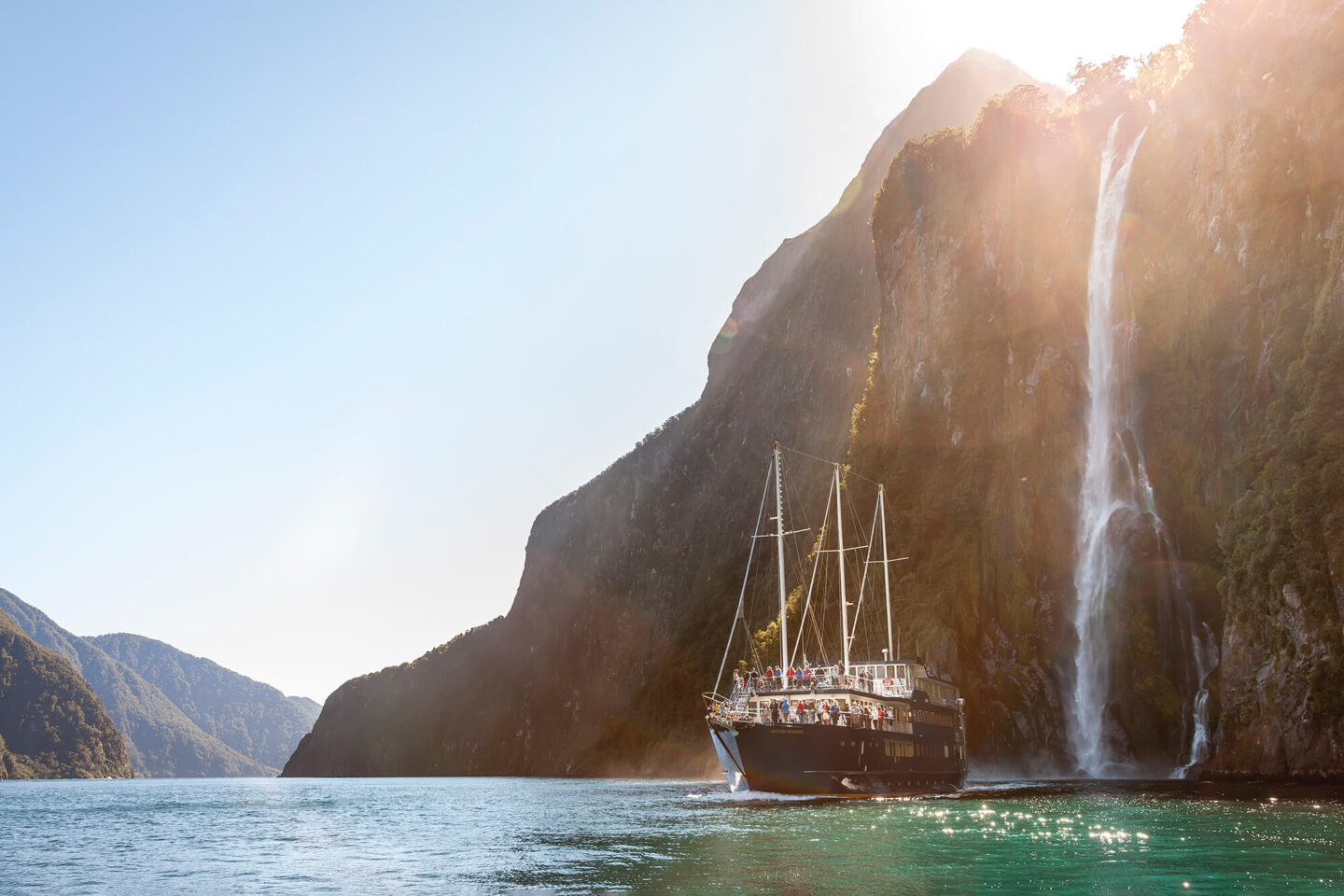 new-zealand-milford-sound-cruise-aboard-milford-mariner-tnz