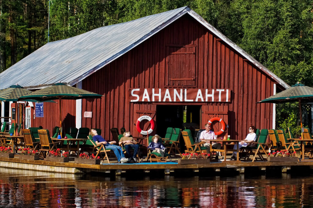 sahanlahti-resort-restaurant-rantamakasiini