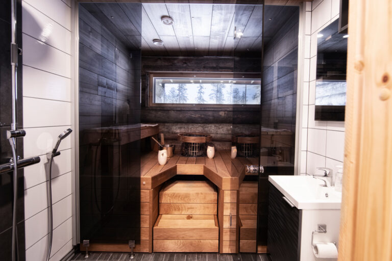 VeskarantaSkyViewVilla_bathroom_and_sauna