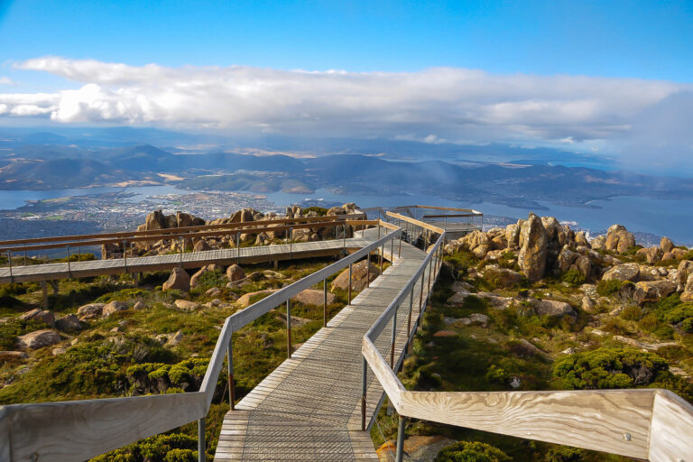 australia-tasmania-mt-wellington-view-over-hobart-istk