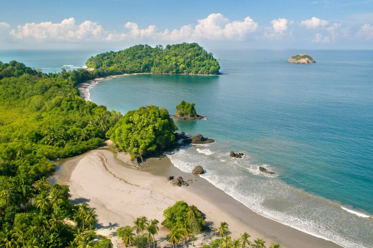 costa-rica-manuel-antonio-national-park-coastline-st