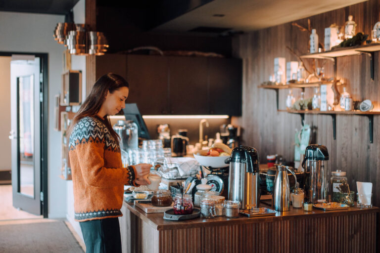 finland-haltia-lake-lodge-nuuksio-breakfast-buffet