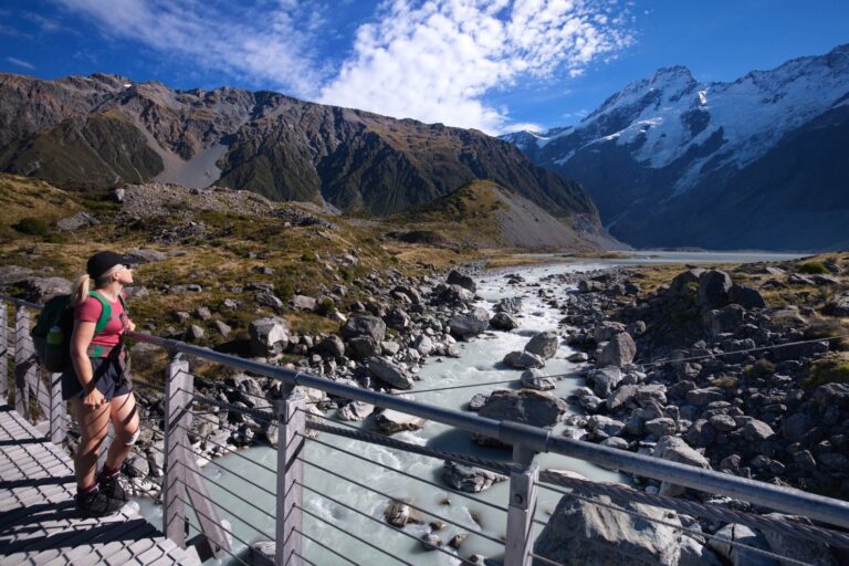 hiking-new-zealand-hooker-valley-mt-cook