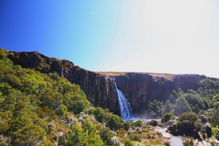 hiking-new-zealand-taranaki-falls