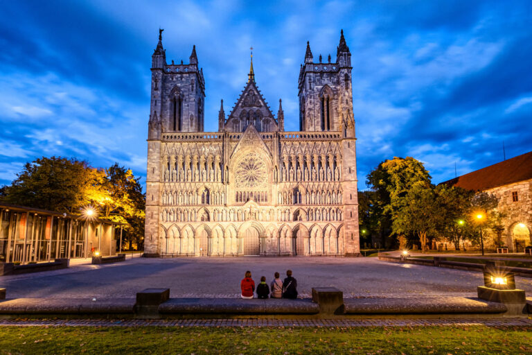 norway-nidaros-cathedral-trondheim-vn