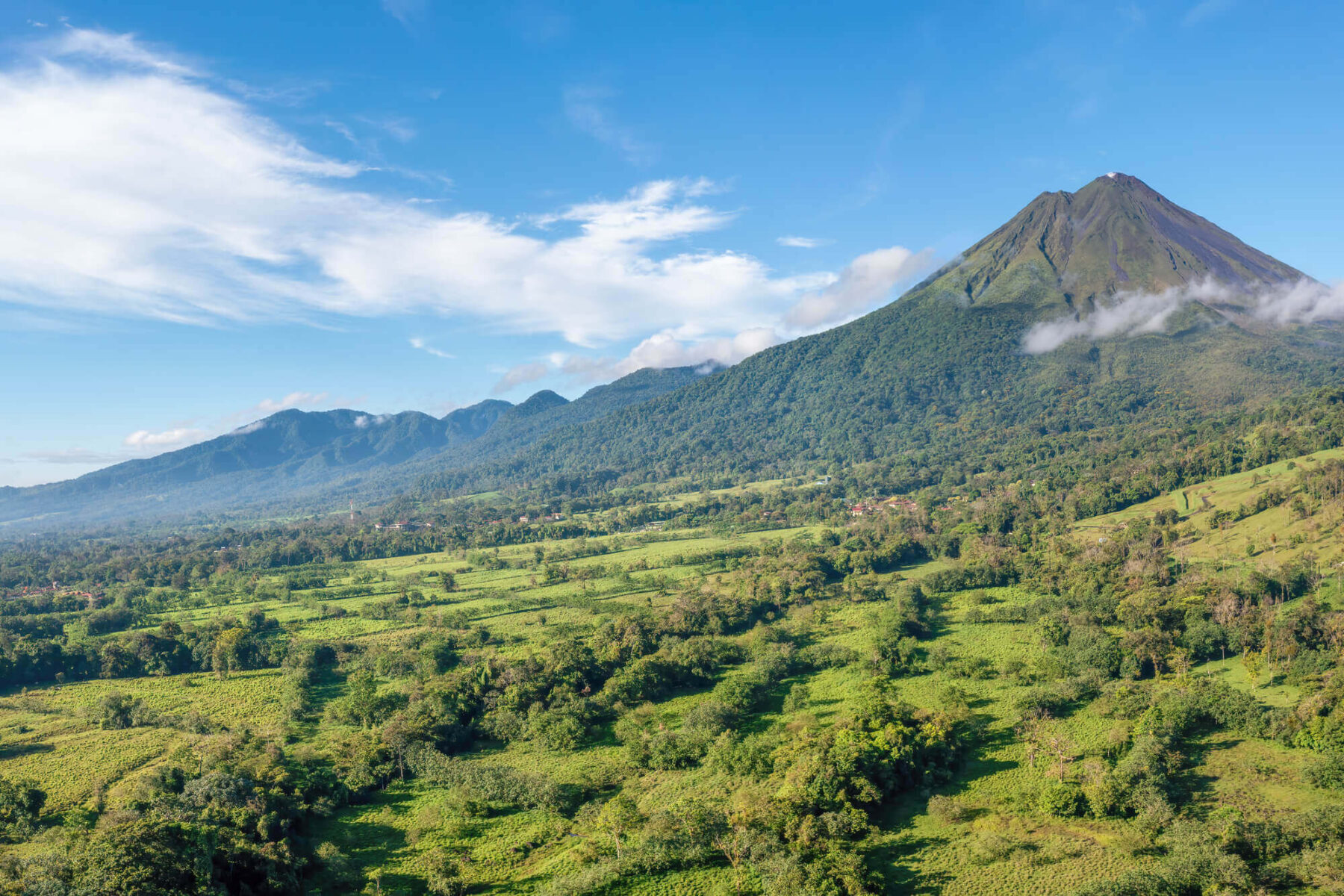 costa-rica-arenal-volcano-view-istk