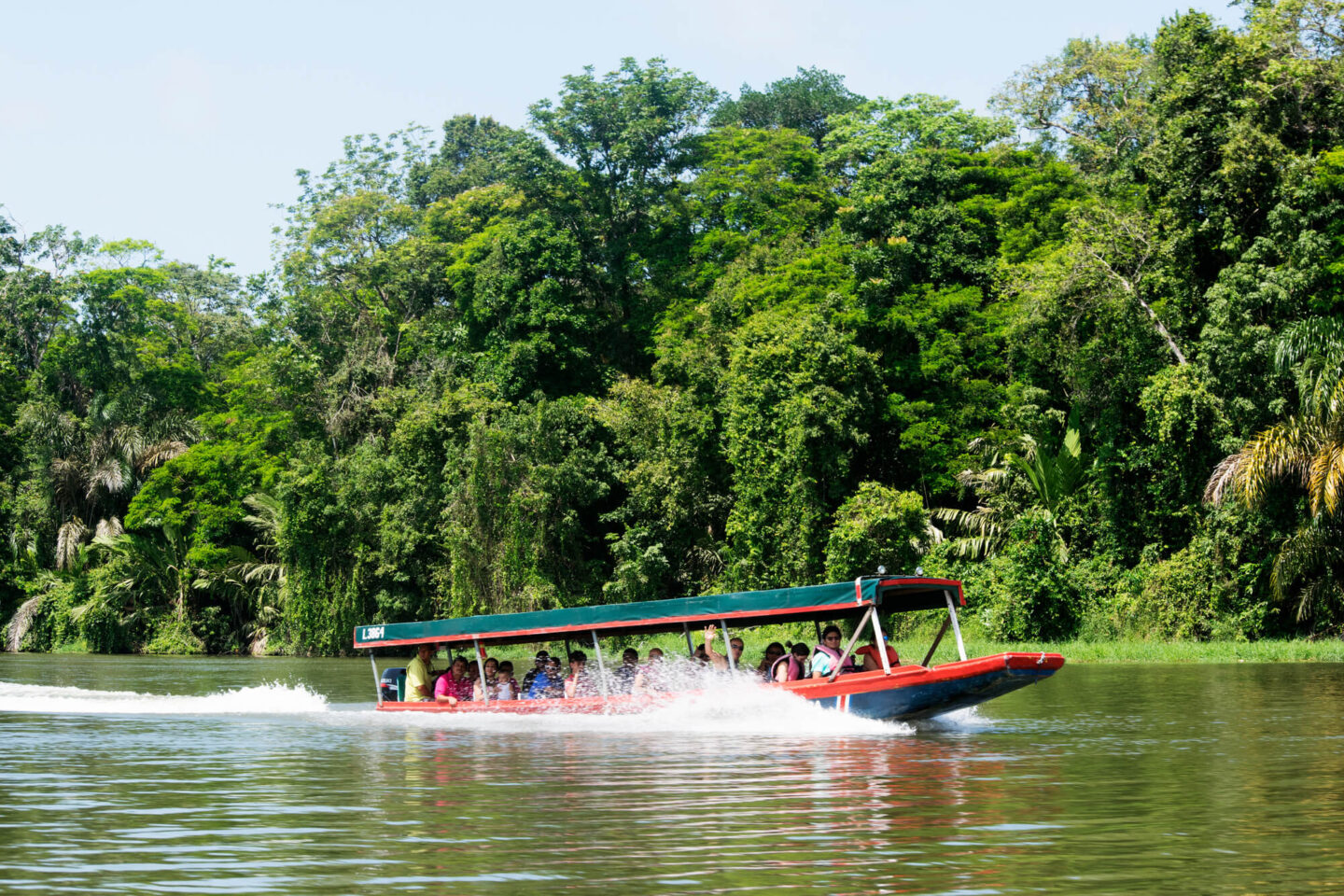 costa-rica-boat-trip-tortuguero-national-park-tb