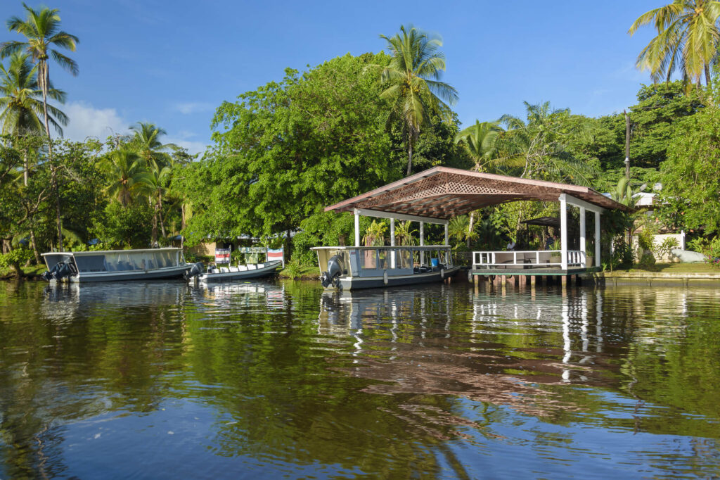 manataus-lodge-dock