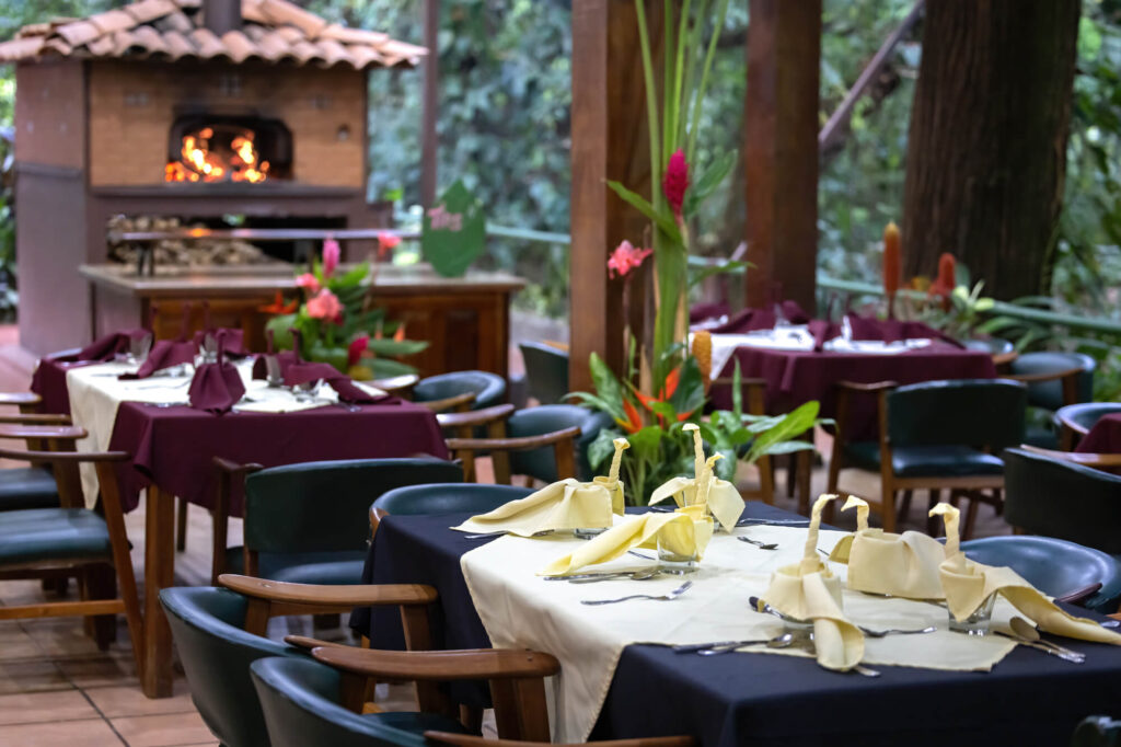 selva-verde-lodge-dining