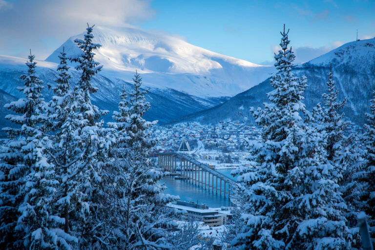 northern-norway-view-of-tromso-vn