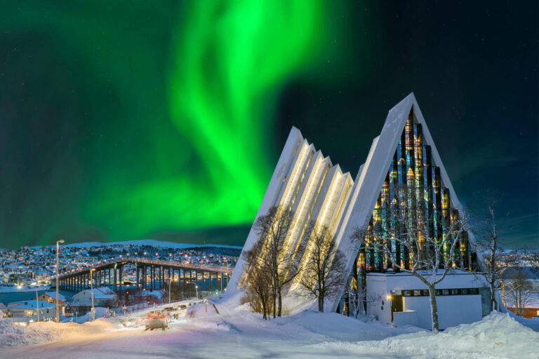 norway-aurora-over-tromso-cathedral-astk