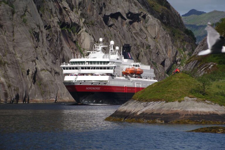 norway-coastal-voyage-hurtigruten-ms-nordnorge