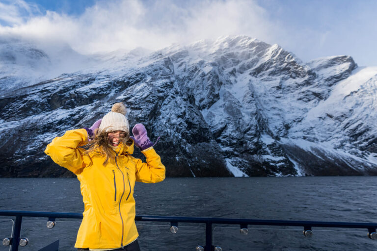 norway-fun-on-winter-fjord-cruise-vn