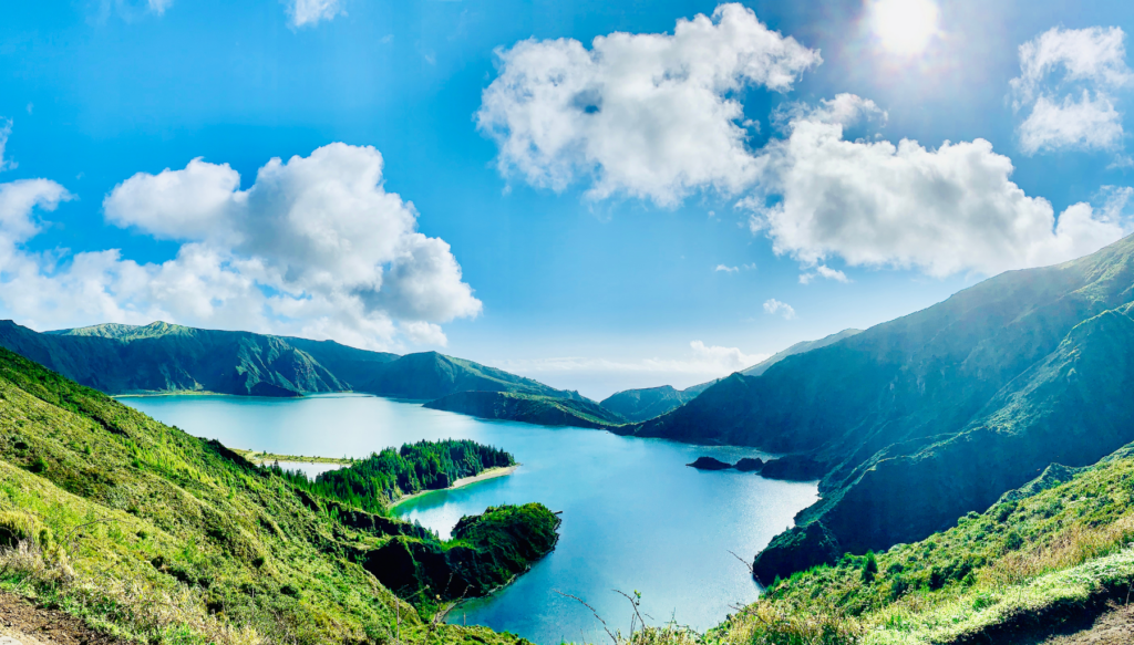 Picture of a mountain in the azores with a lake