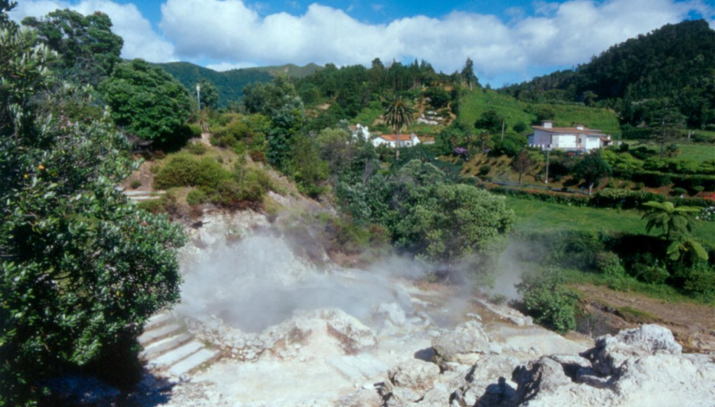 picture of the furnas hot springs in the azores