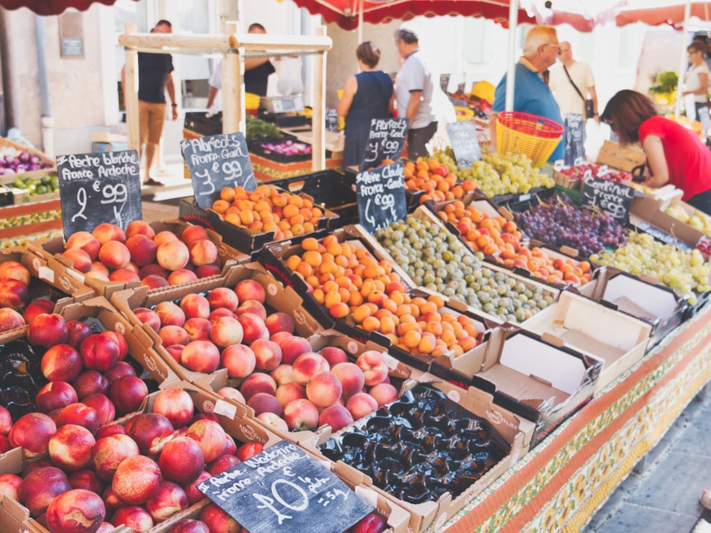 Picture of fruit in a market