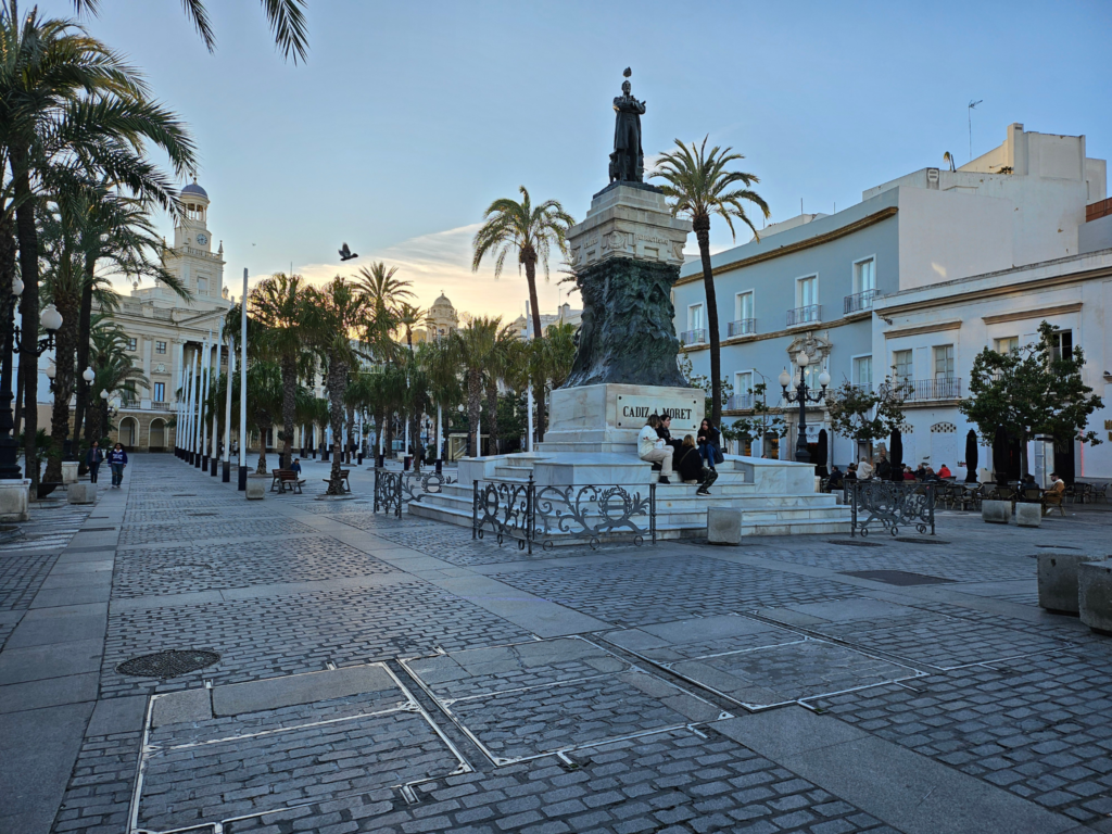 Picture of a market square in Cadiz